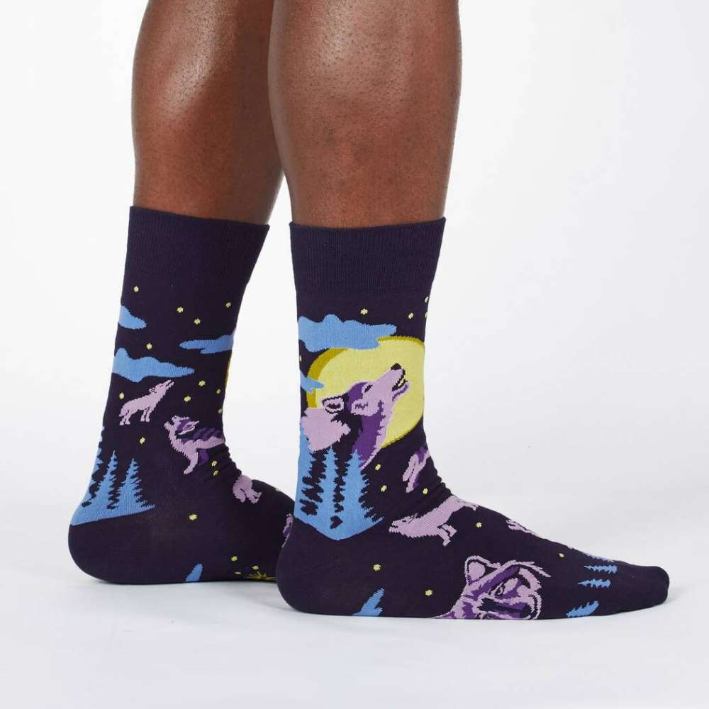 6 Wolf Moon Men’s Crew Socks