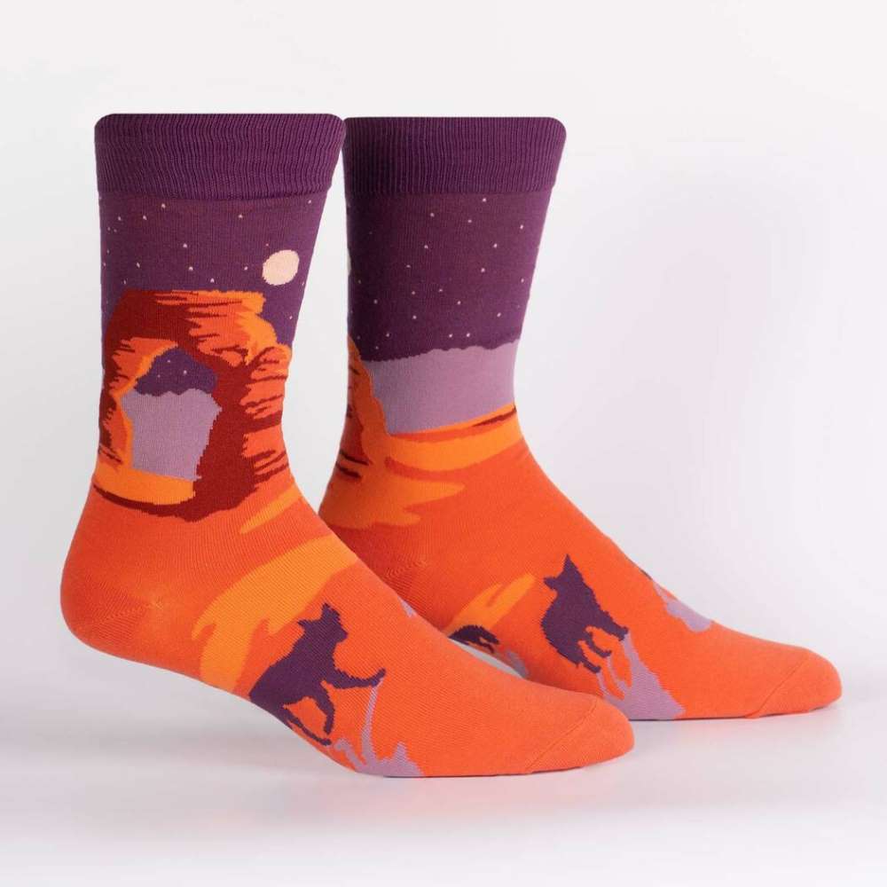 Delicate Arch Men’s Crew Socks