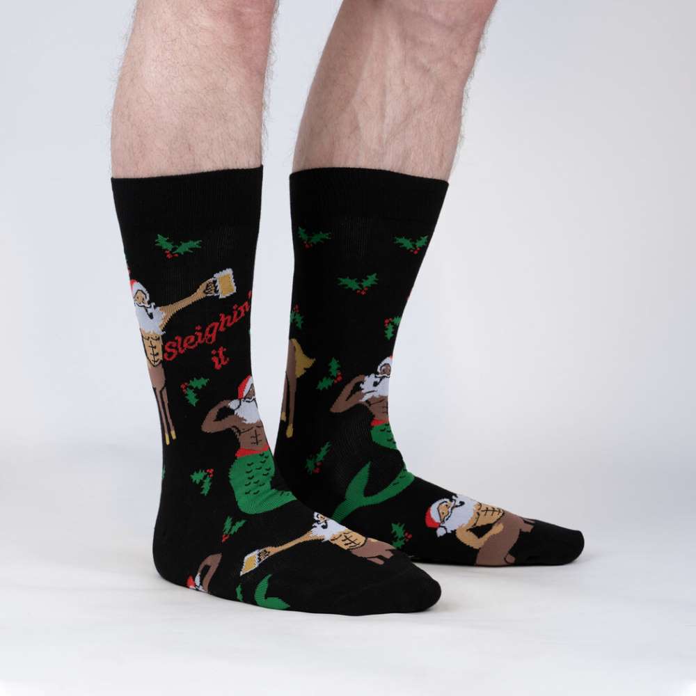 Sleighin’ It Men’s Crew Socks